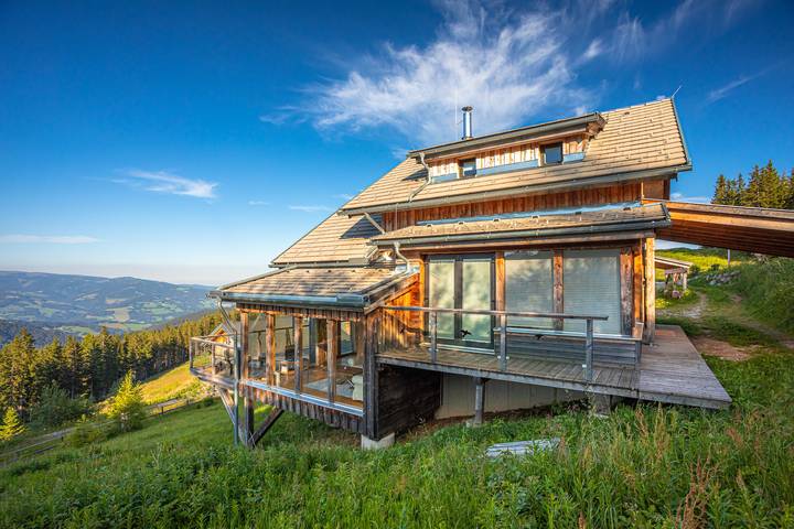 Ferienhaus für 7 Personen, mit Balkon und Whirlpool sowie Terrasse und Sauna