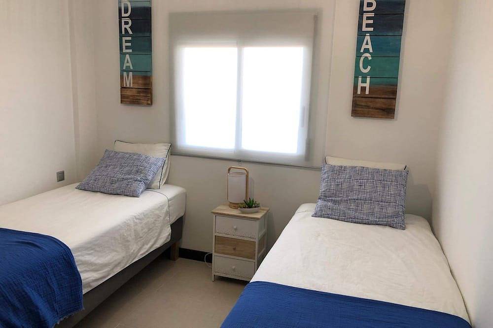 Ganze Wohnung, Neu !!! Luxuswohnung, 32 m2 Sonnenterrasse, Blick auf den Pool in Playa Paraíso, Adeje