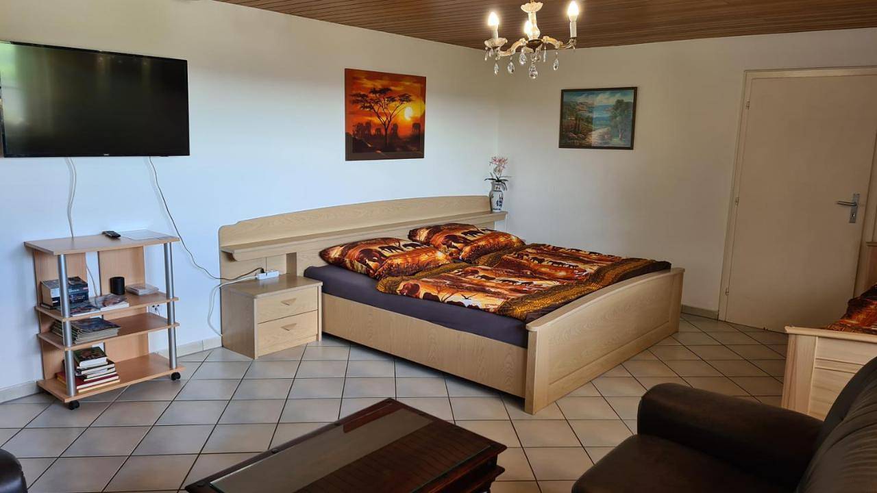 Ganze Wohnung, 3-Bett-Zimmer mit Bad - ohne Kueche in Bad Soden-Salmünster, Main-Kinzig-Kreis