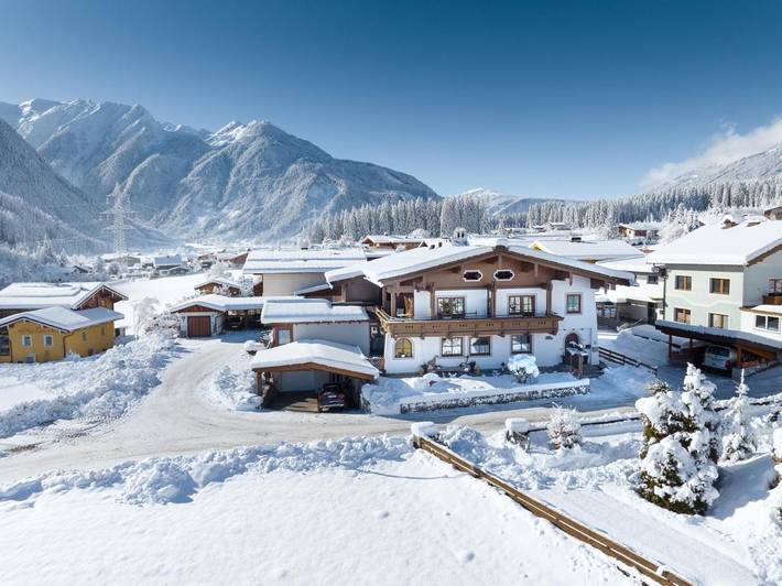 Double Room with Balcony in Neukirchen am Großvenediger, Pinzgau