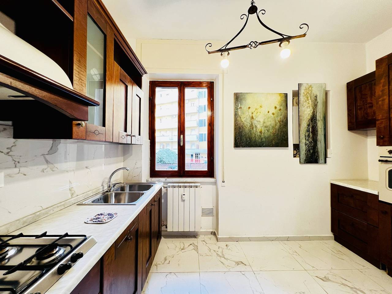 The White Marble Beach House – Kostenloses Parken in Marina di Carrara, Carrara