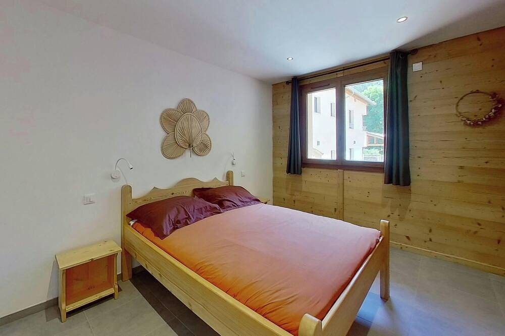 Apartamento entero, Casa-Grand Laus: Duplex familial, sauna et jacuzzi in Abriès, Queyras