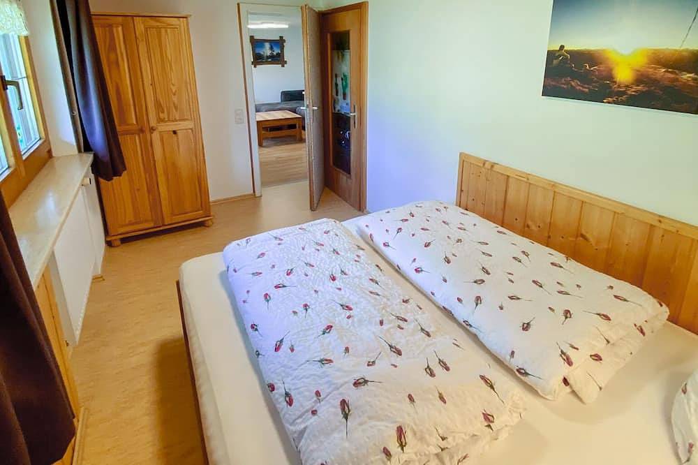 Geheel appartement, Rental-mit Garten-und Bergblick-Terrace-Private Bathroom in Hirschegg Kleinwalsertal, Mittelberg