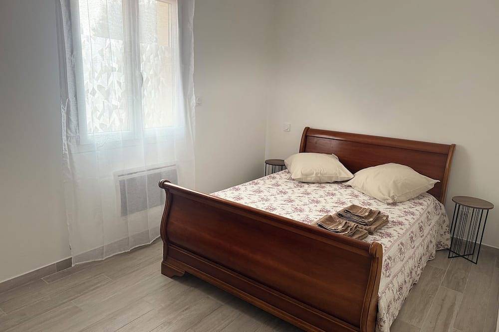 Beautiful 3-bedroom house with private pool in Aramon, Region de Nimes