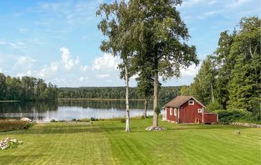 Ferienhaus für 4 Personen, mit Garten und Seeblick sowie Terrasse in Südschweden