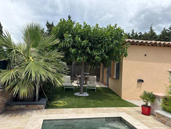 Location de vacances pour 3 personnes, avec Terrasse et Jardin ainsi que Piscine et Vue à Puget-sur-Argens - 4