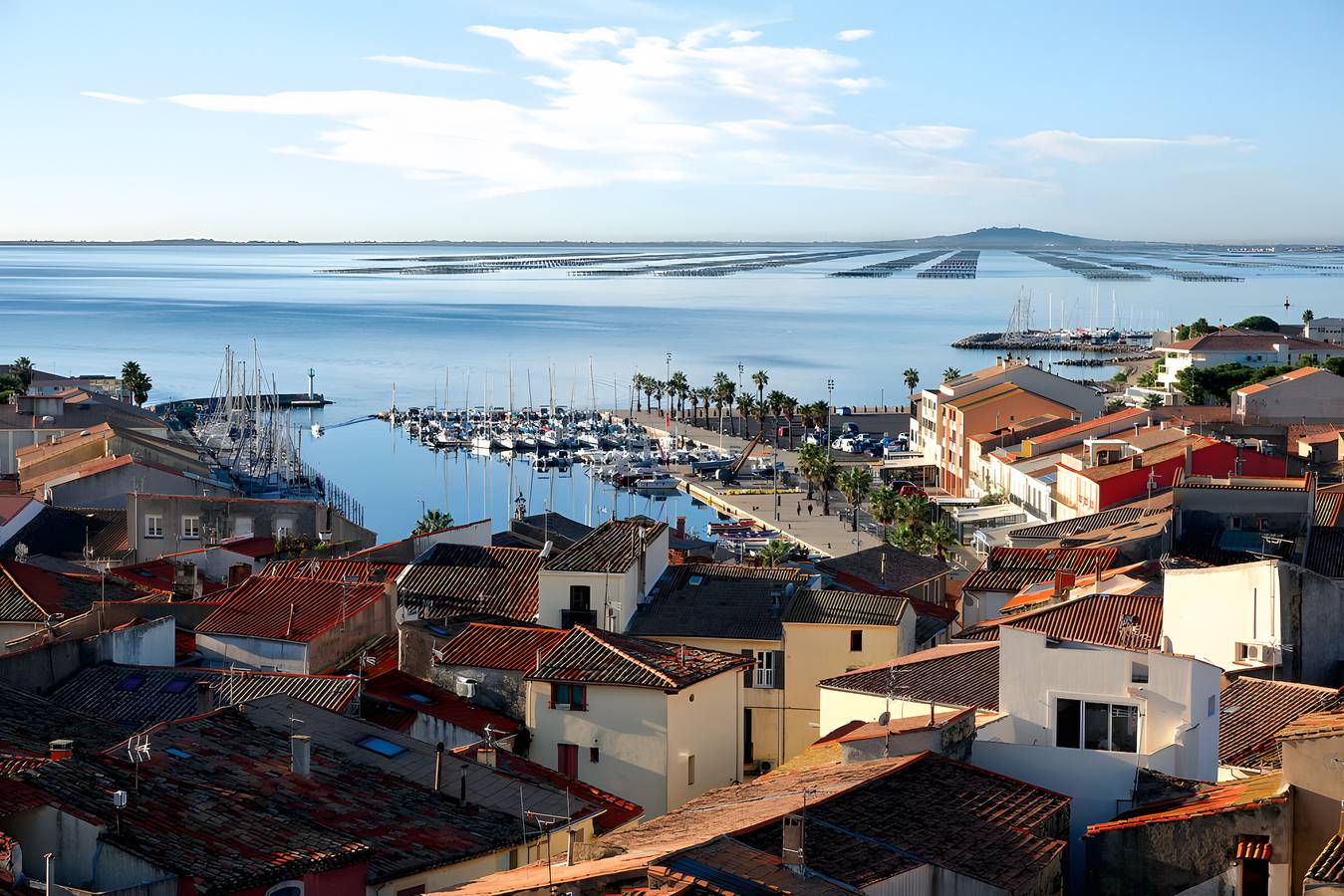 Entire apartment, Apartment with private terrace on the edge of the Thau lagoon in Poussan, Côte d'Améthyste