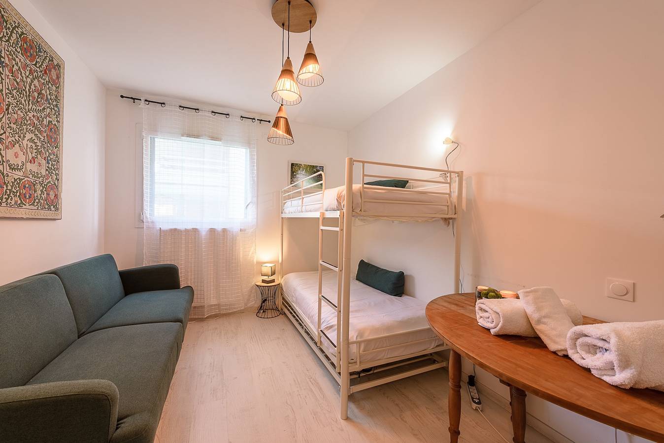 Ganze Wohnung, Le Green Garden - Rez de jardin ensoleillé à quelques pas du lac in Saint-Jorioz, Parc naturel régional du Massif des Bauges