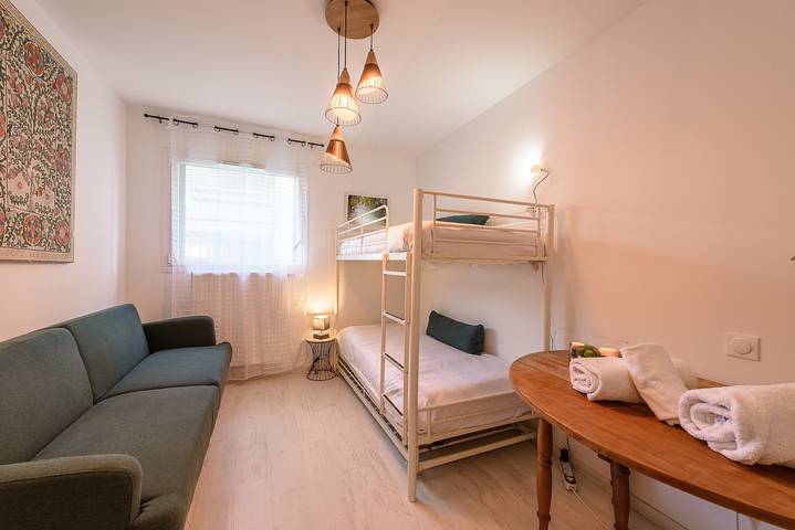 Appartement entier, Le Green Garden - Rez de jardin ensoleillé à quelques pas du lac in Saint-Jorioz, Parc naturel régional du Massif des Bauges