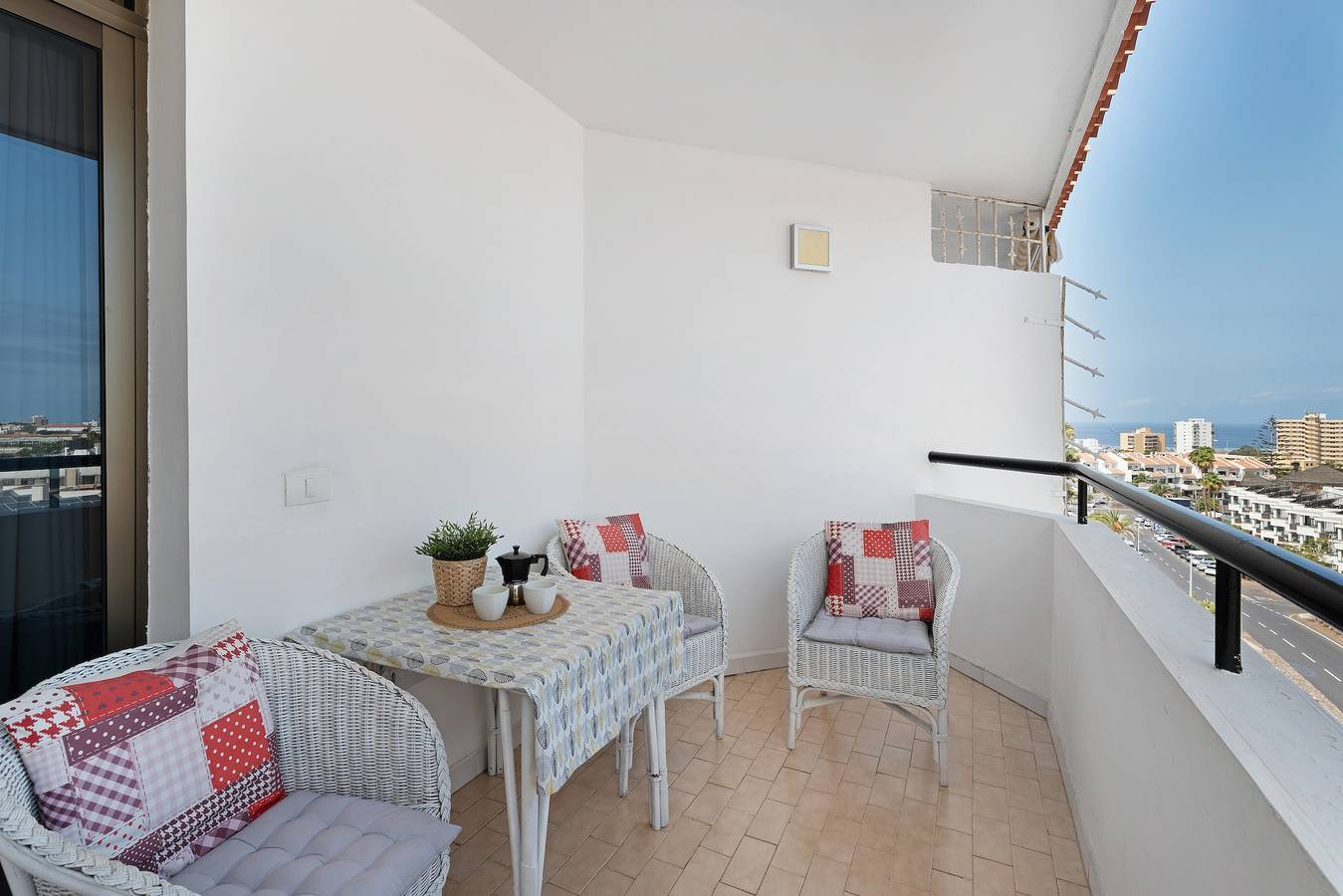 Appartement entier, Vacances « Cozy Los Cristianos » avec vue mer, piscine privée et Wi-Fi in Los Cristianos, Arona