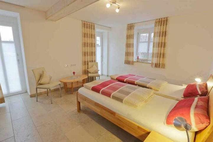 Ferienwohnung für 4 Personen, mit Balkon und Garten