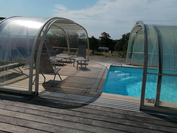 Gîte pour 2 personnes, avec Terrasse et Jardin ainsi que Piscine et Vue à Commequiers - 3