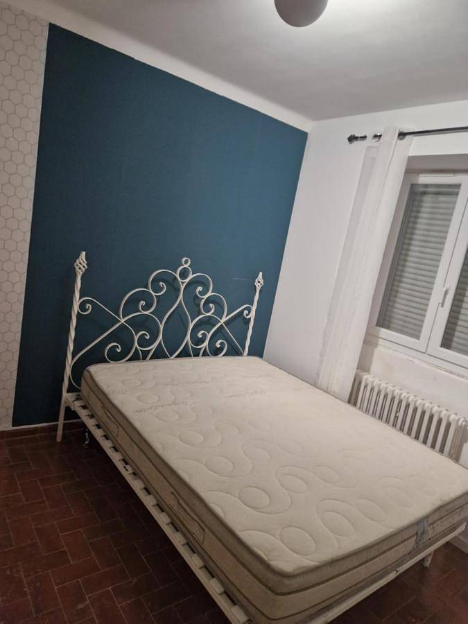 Double Room with Private Bathroom in Bédarrides, Vaucluse