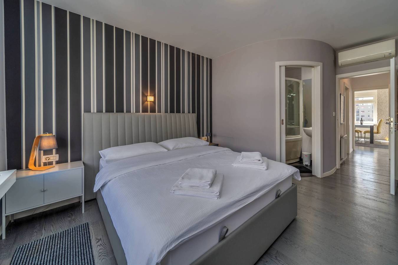 Ganze Wohnung, Silver Apartment With Hot Tub And Balcony in Zagreb, Zagreb und Umgebung