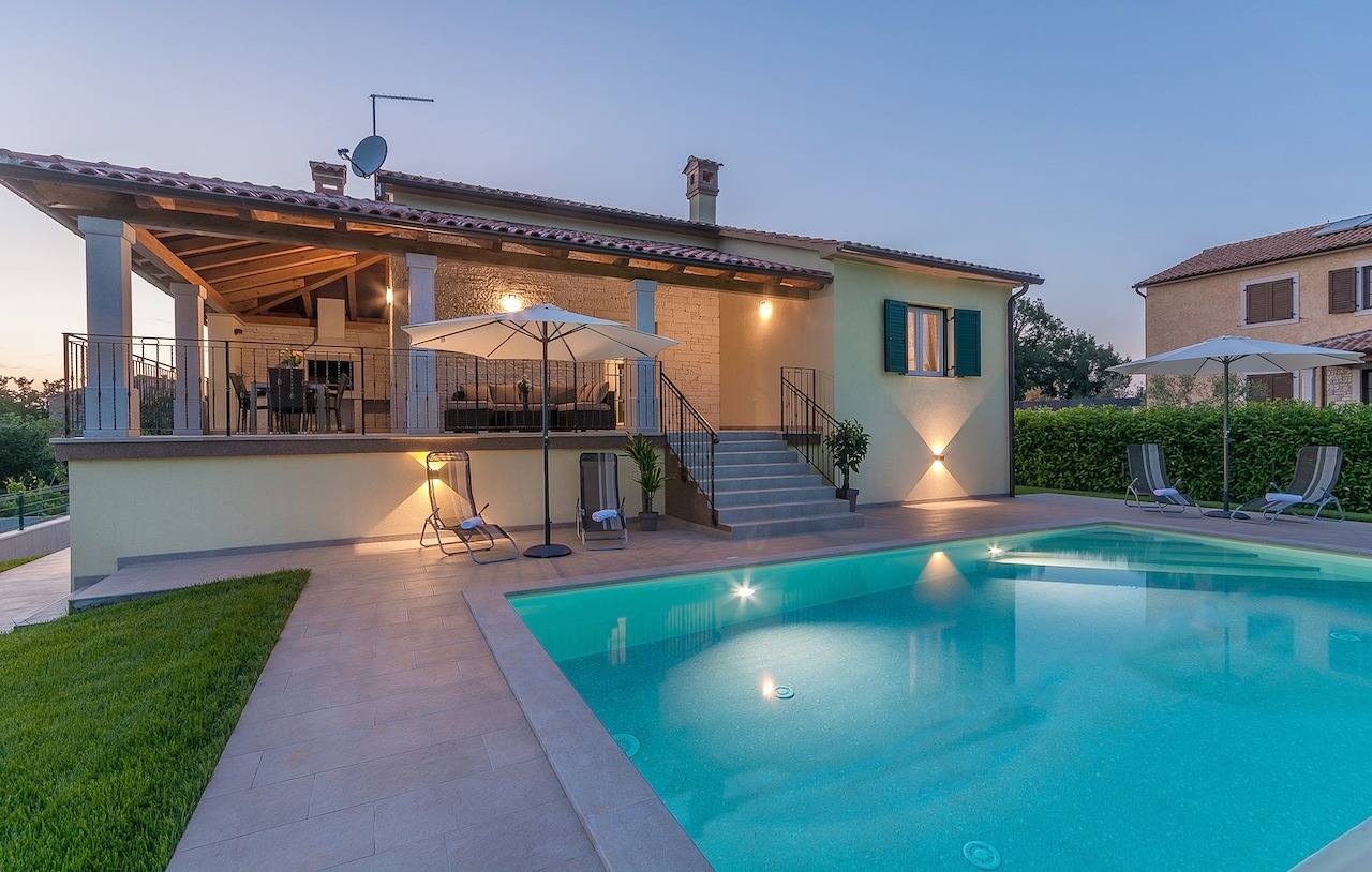 Villa Kiara mit privatem Pool in Zentralistrien