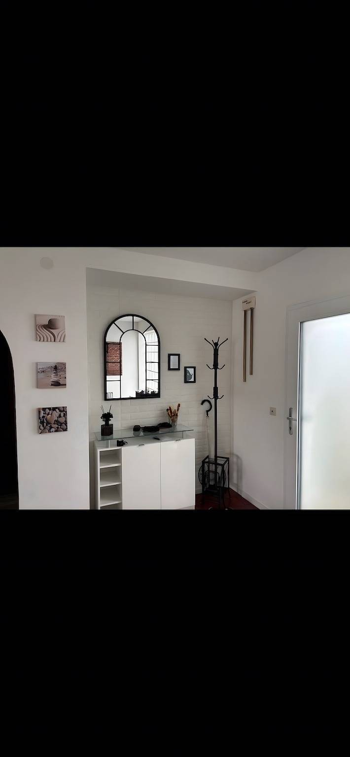 Ganze Wohnung, Ferienwohnung '2 Zimmer Wohnung' mit Bergblick, Gemeinschaftsterrasse und WLAN in Botnang, Stuttgart
