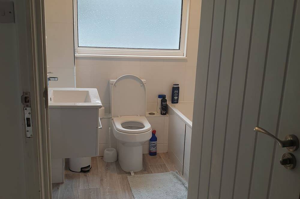 Spacious 3 bedroom House beside Stansted in Bishop's Stortford, Hertfordshire