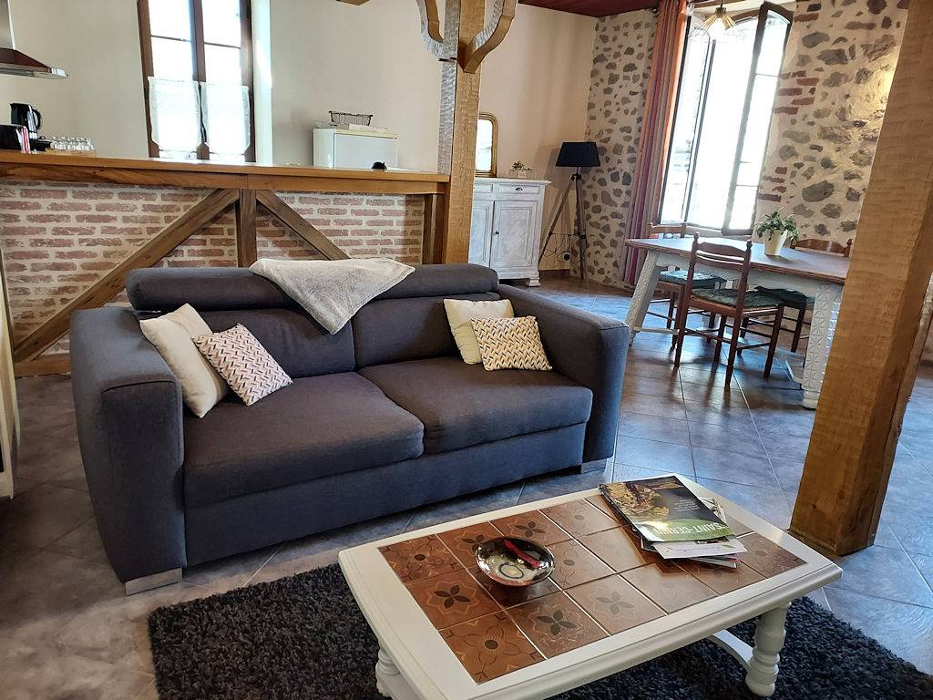 Appartement entier, Gîte Le Nid Dorien in Saint-Cernin, Région d'Aurillac