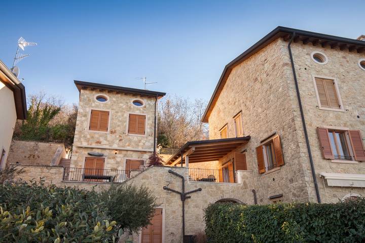 Gîte pour 4 personnes, avec balcon et vue sur le lac à San Zeno di Montagna - 2