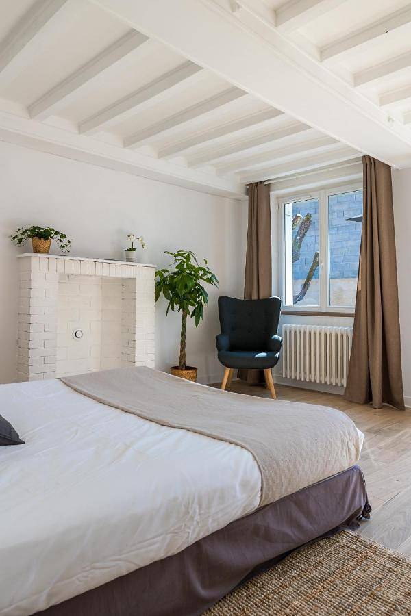 Location de vacances pour 6 personnes, avec jardin dans Pougny - 2