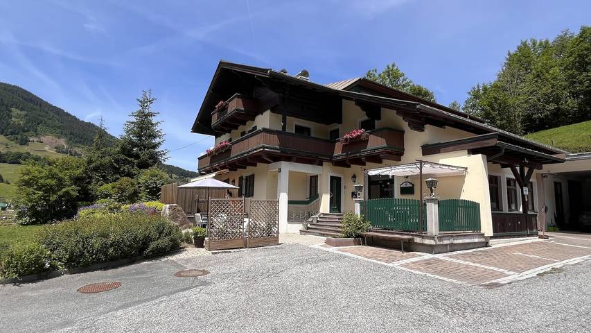 Pension für 2 Personen, mit Terrasse und Garten, mit Haustier in Maria Alm