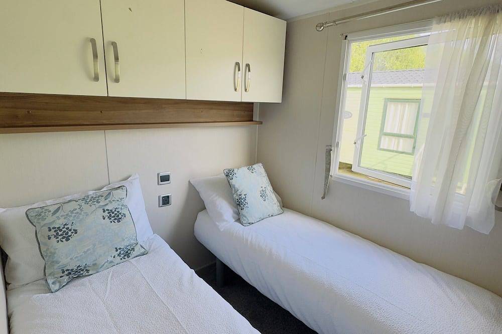 Fabulous 3 Bedroom Static Caravan at Billing Aquadrome in Northampton, Northamptonshire