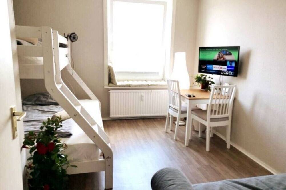 Apartamento entero, ❤️ Apartamento central con 5 habitaciones y excelente acceso al transporte público in Hamburg-Mitte, Hamburgo