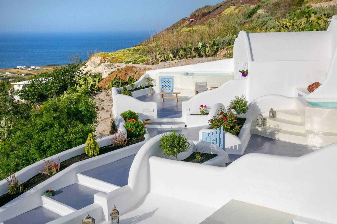Entire apartment, Deluxe Cave Suite | Jetted Tub | Sea & Sunset View in Finikia, Santorini