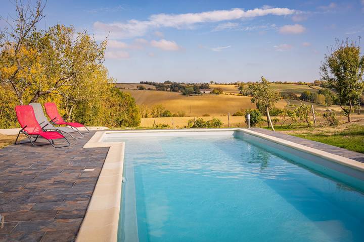 Gîte pour 4 personnes, avec terrasse et piscine dans le Gers