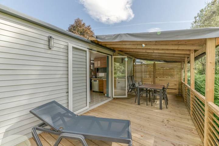 Caravane pour 6 personnes, avec balcon/terrasse et terrasse à Le Bourg-d'Oisans - 2