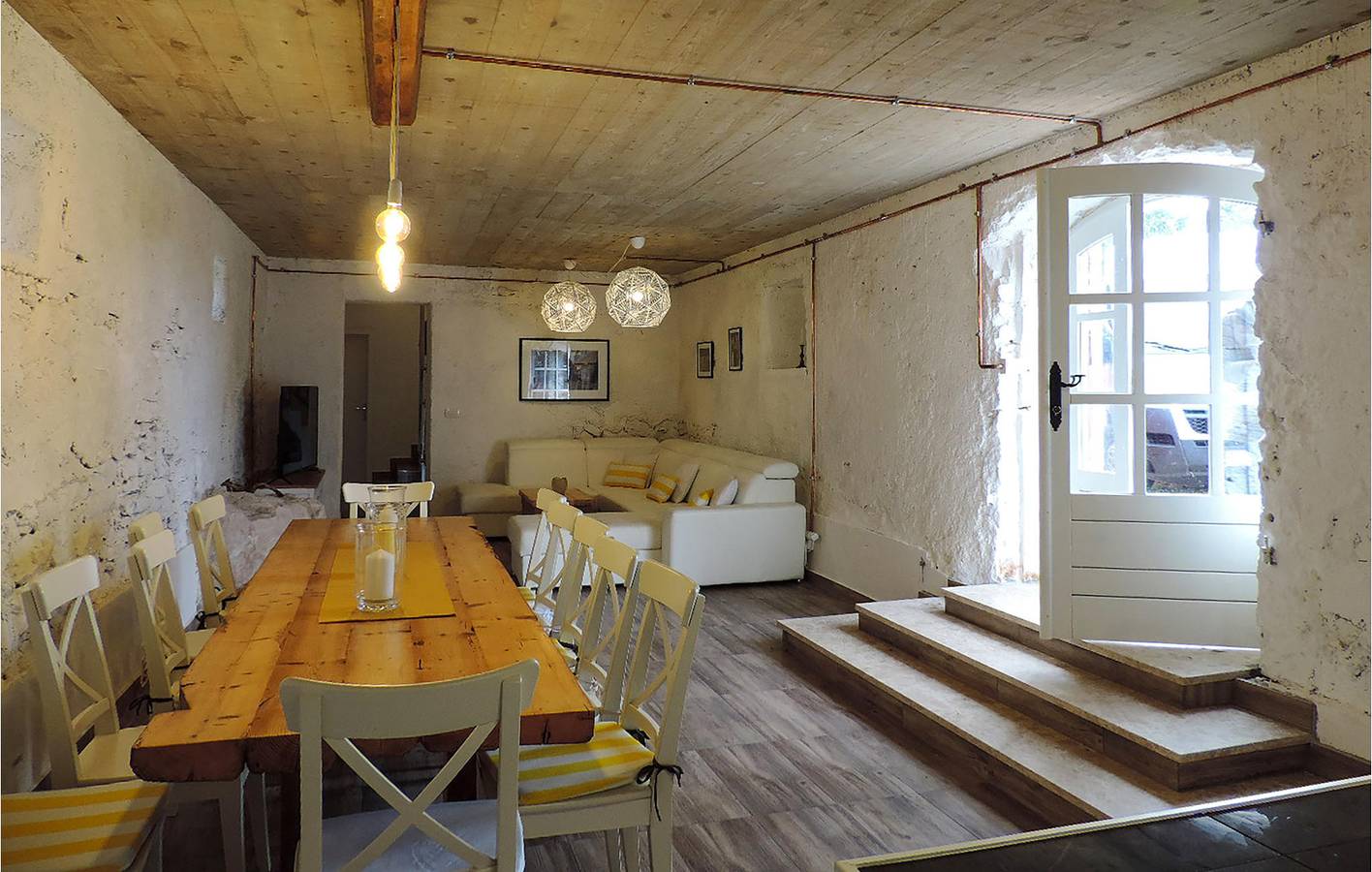 Incantevole appartamento con 2 camere da letto, terrazza, Wi-Fi e parcheggio vicino a Kastel Pineta in Istria