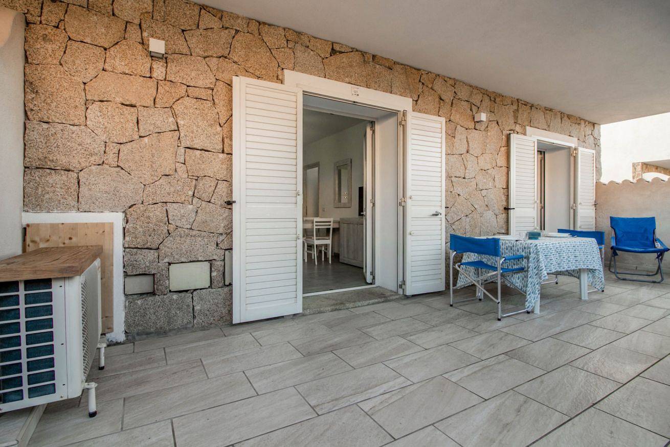 Entire apartment, Guesthost - Gabbiano Lovely Flat with Veranda in Palau (town), Palau (Sardinia)