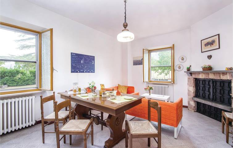 100 sqft Retreat : Jardin, Parking, Cuisine in Spoleto, Province de Pérouse