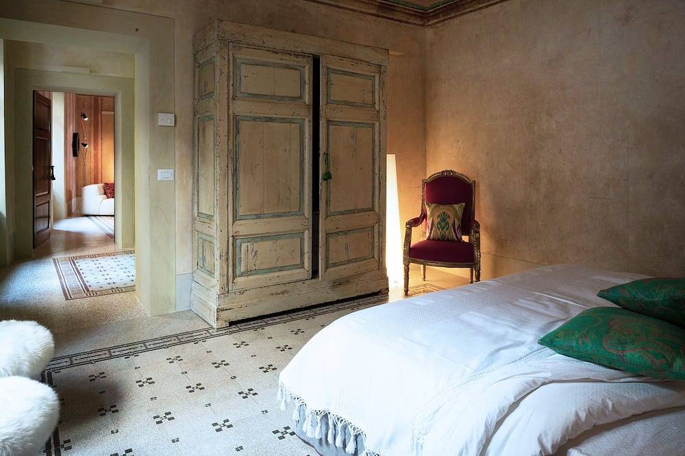 Ganze Wohnung, Luxuriöse und romantische Residenz, Designerausstattung, beheizter Pool und Whirlpool, Aussicht in Monteleone d'Orvieto, Perugia Provinz