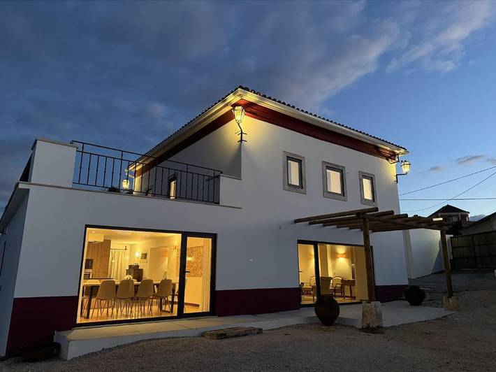 Location de vacances pour 4 personnes, avec Terrasse et Jardin ainsi que Piscine et Vue dans Ourém