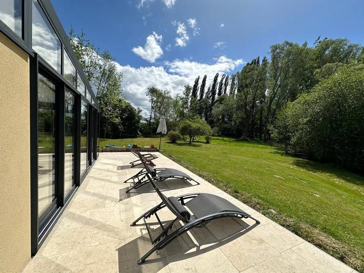 Location de vacances pour 10 personnes, avec jardin et piscine à Ceton