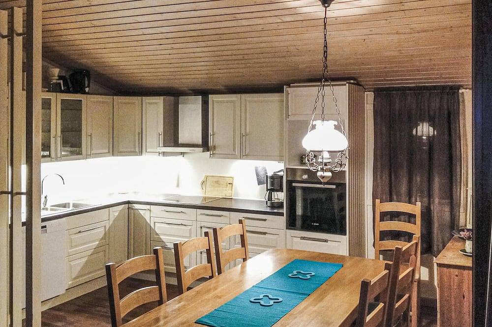 3 bedroom beautiful home in Måløy in Vågsøy