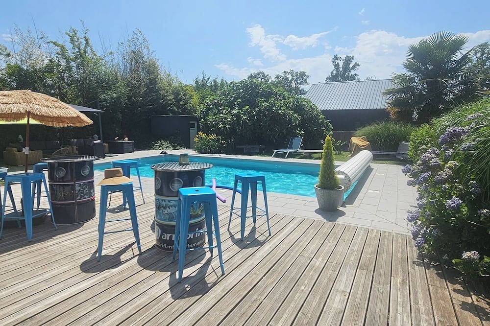 Villa with south-facing swimming pool, a haven of peace on the outskirts of Vannes and the Gulf. in Ploeren, Côte des Mégalithes