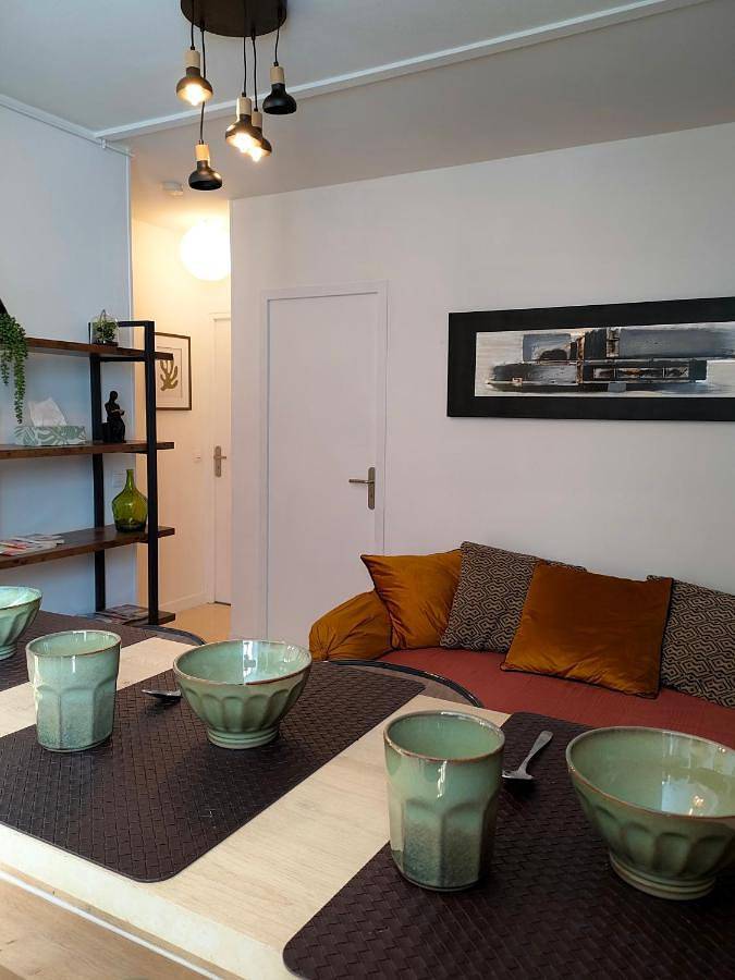 Appartement entier, Château, poteries, vins et randonnées in Saint-Amand-en-Puisaye, Nièvre