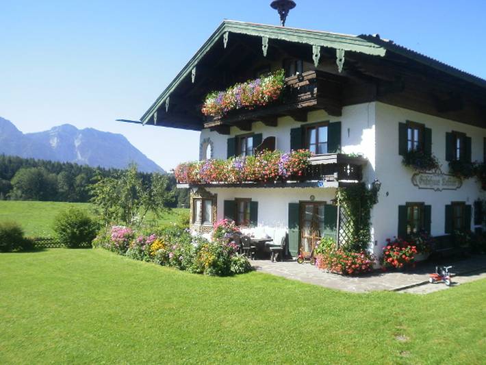 Ferienwohnung für 5 Personen, mit Balkon und Terrasse sowie Garten in Inzell