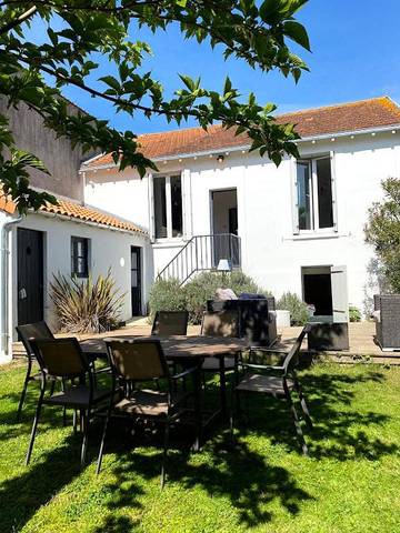 Gîte pour 4 personnes, avec terrasse et jardin à Châtelaillon-Plage