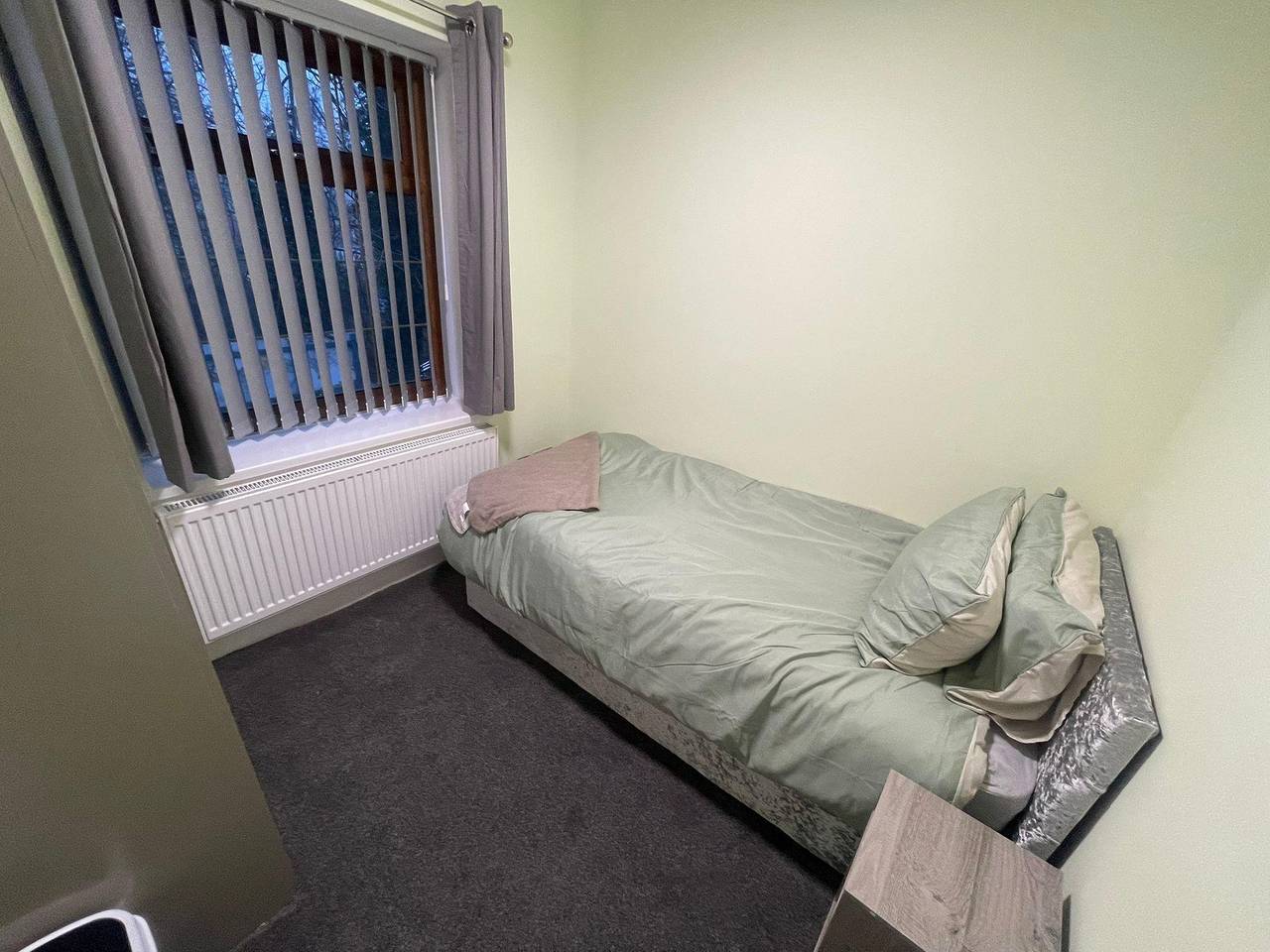 House Sleeps 9 with Garden and Parking in Bradford, Yorkshire de l'Ouest