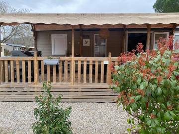 Gîte pour 4 personnes, avec vue ainsi que terrasse et piscine, animaux acceptés à Rompon