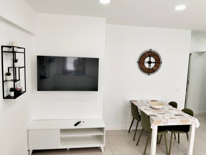 Entire apartment, Vacation Apartment 'Playa De Las Americas - Casa Lory' with Wi-Fi and Air Conditioning in San Eugenio Alto, Adeje