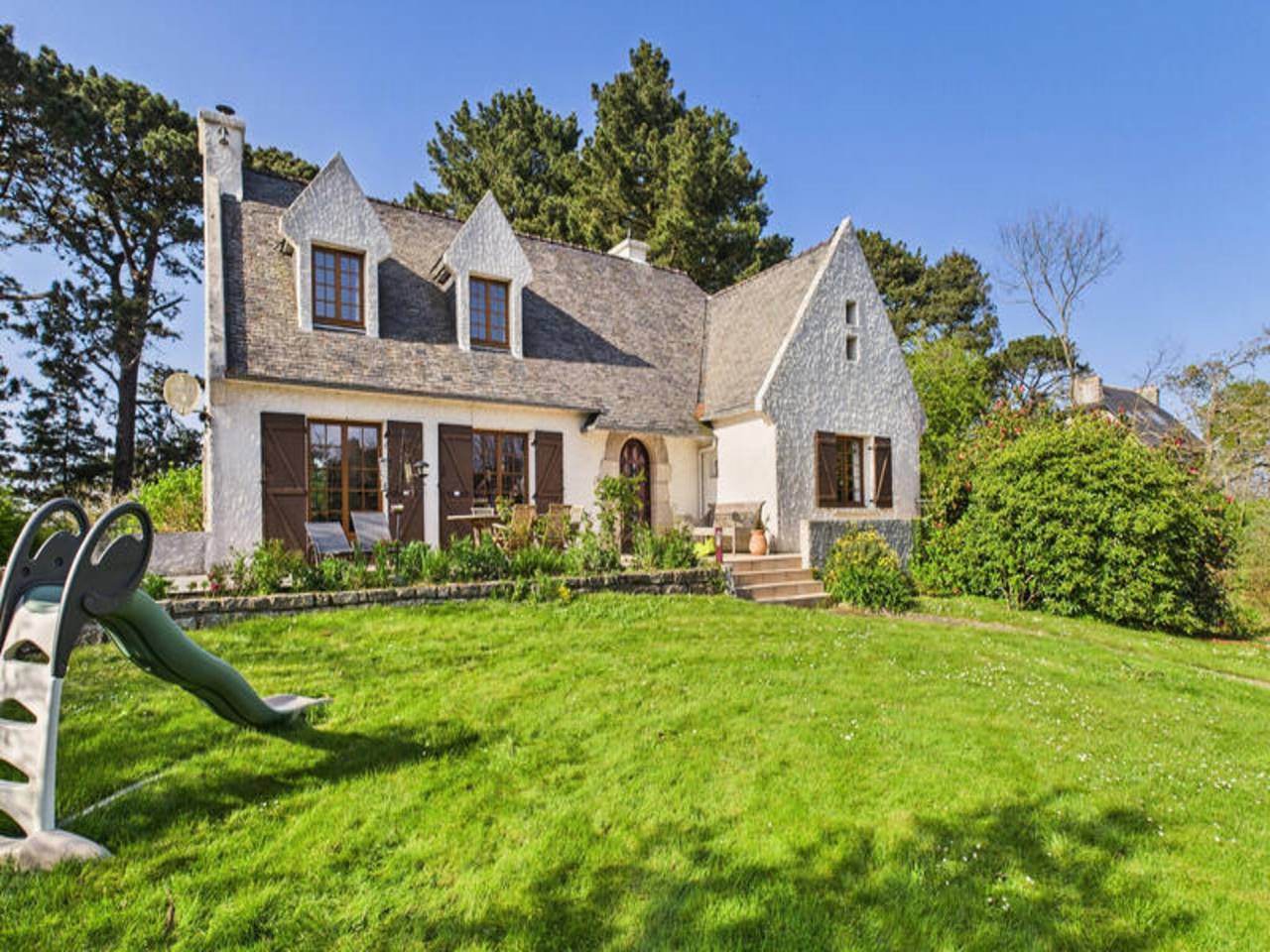 Location De Vacances pour 10 Personnes dans Louannec, Région de Lannion