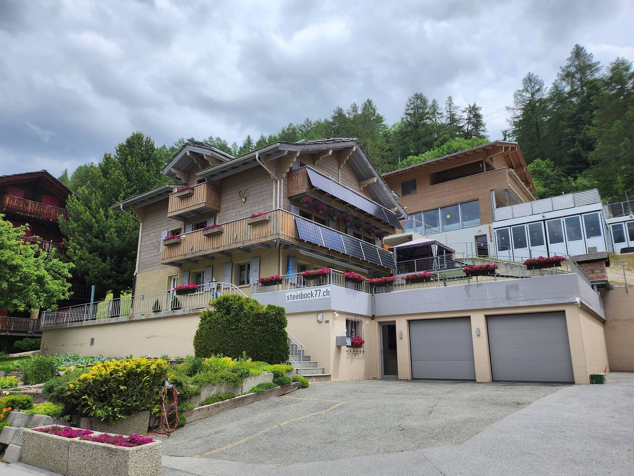 Geheel vakantieappartement, Vakantieappartement voor 4 personen met terras in Grächen, Walliser Alpen