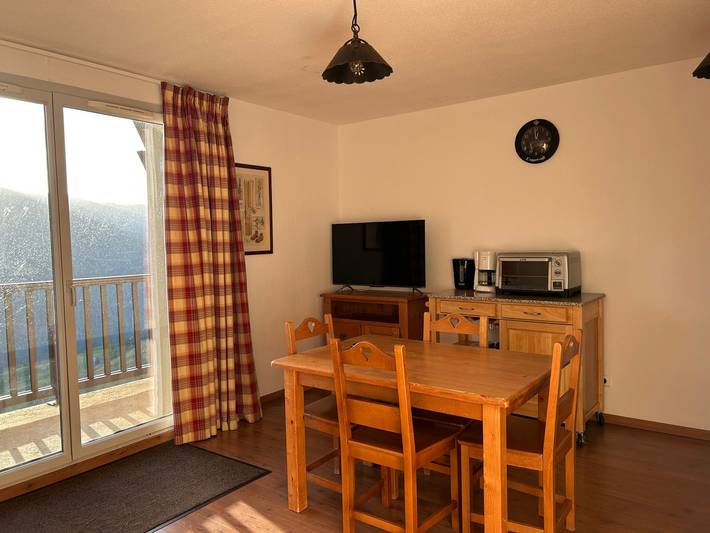 Gîte pour 4 personnes, avec Balcon ainsi que Jacuzzi et Piscine à Germ - 3