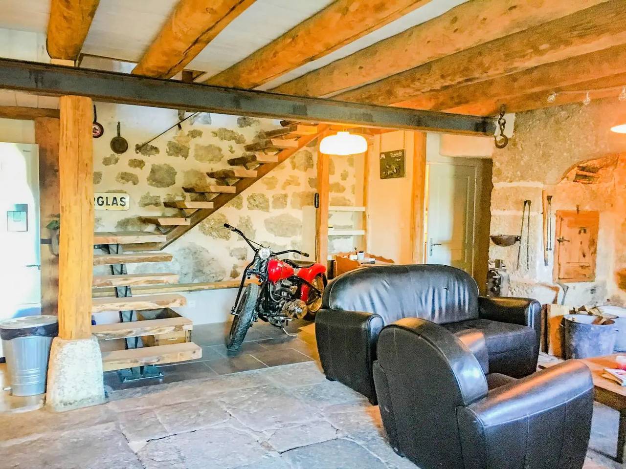 Gîte de France 12 personnes in Les Laubies, Région de Mende