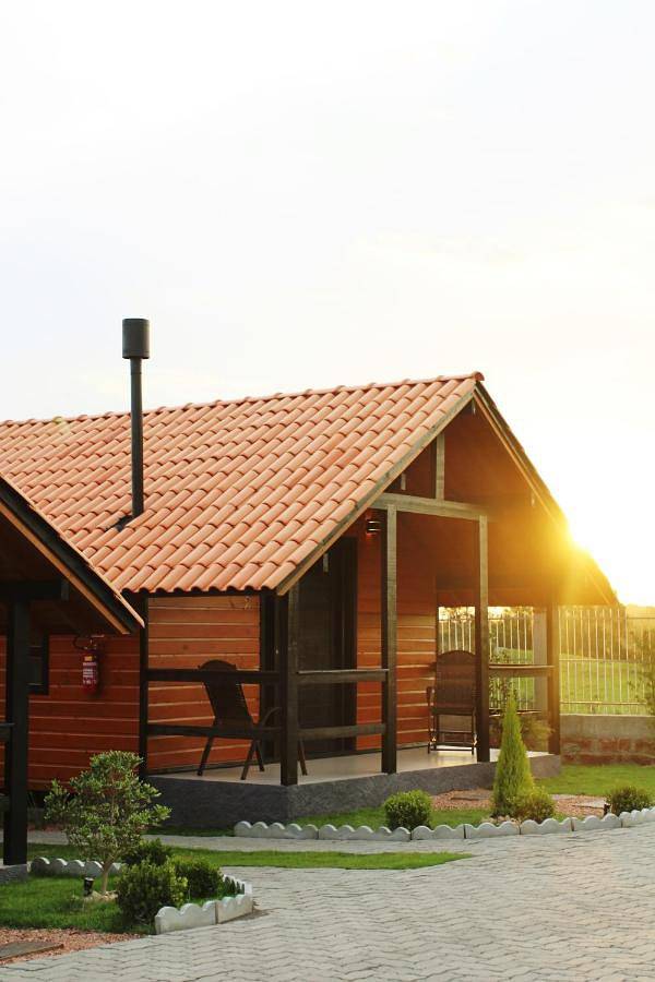 Casas e apartamentos de temporada para 4 pessoas, com jardim e terraço em Cambará do Sul