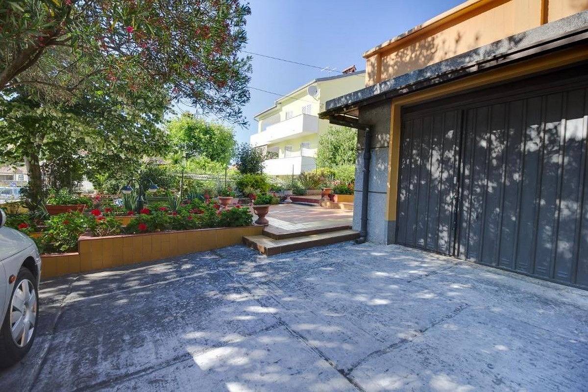 Appartamento intero, Appartamento di due stanze con terrazzo Lussinpiccolo - Mali Lošinj (Lussino - Lošinj) -a in Lussinpiccolo, Lussino (Quarnaro)